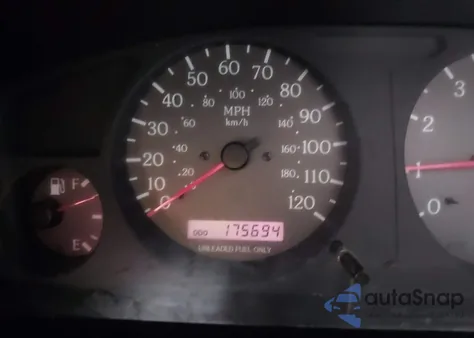 1998 Infiniti Qx4 z USA, uszkodzony, nr VIN JNRAR05Y6WW032918